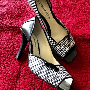 BCBGMAXAZARIA heels. 38.5/8B blk & white. Worn 3x